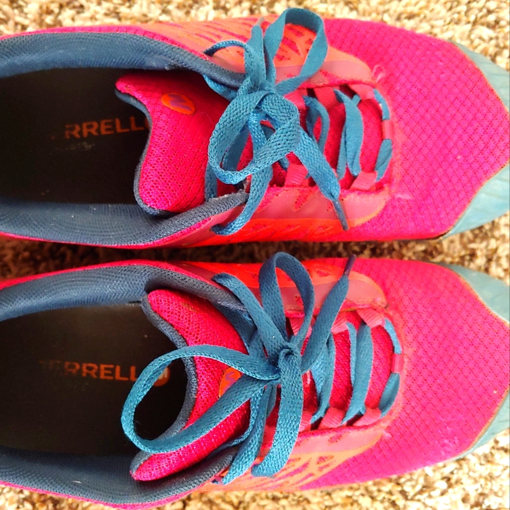 Sneakers/trail runners